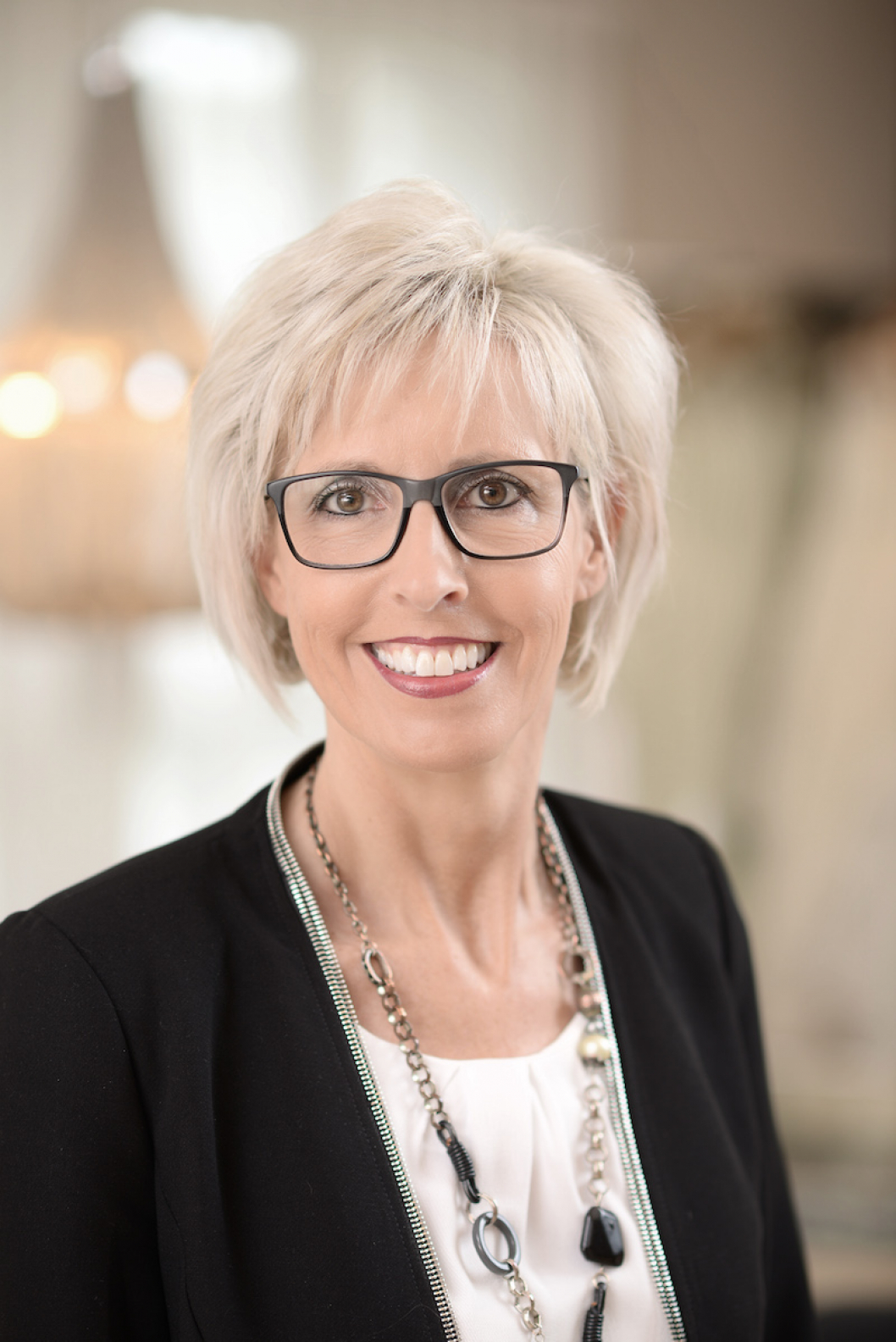 Brautkleid Schneiderin gesucht